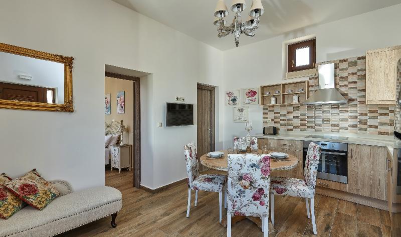 Orelia Cretan Villas & Deluxe Apartments Камиларион Экстерьер фото